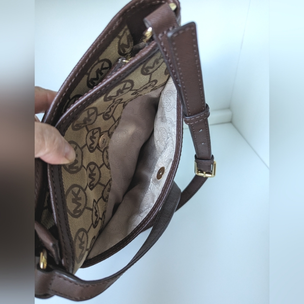 Michael Kors Signature Crossbody - Picture 3 of 5